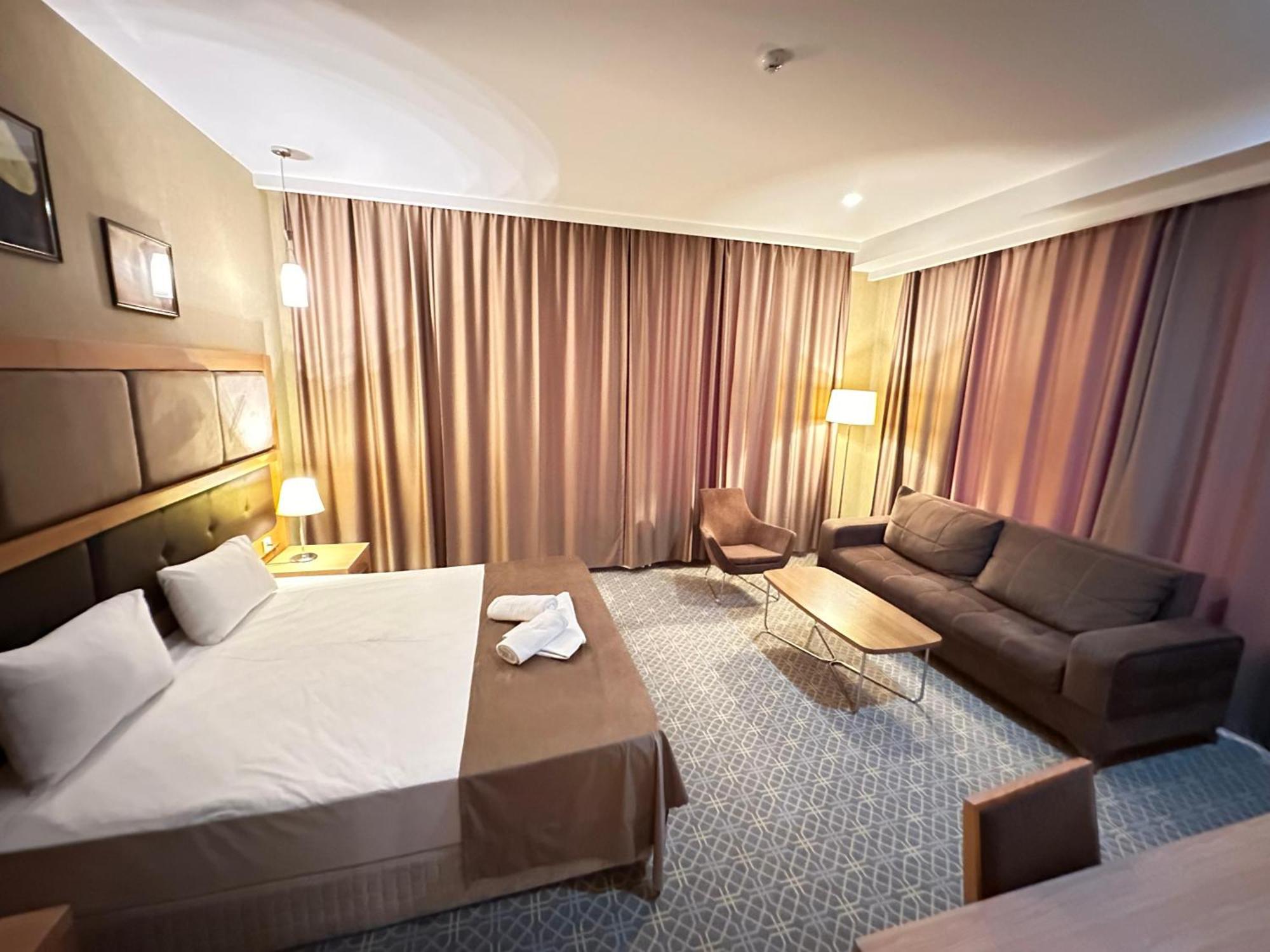 Gm City Hotel Bakú Habitación foto